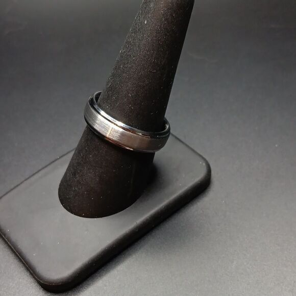 New Blue Tungsten Carbide Men's Size 8.5 Silver Ring - Picture 2 of 5